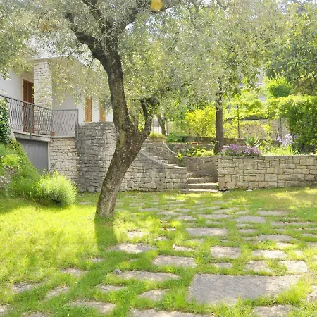 Oliveto Del Garda *